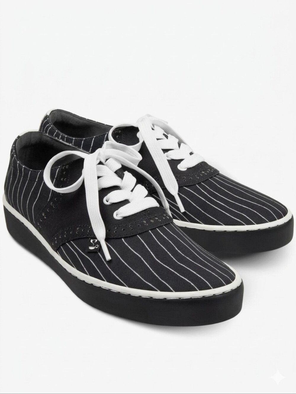 🩵NIB Hot Chocolate Black Pinstripe Jack Skellington Sneaker Shoes Size 9